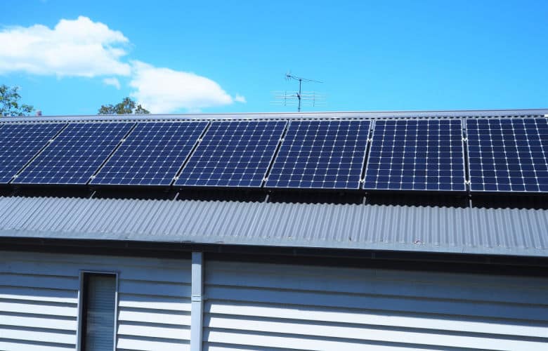 zonnepanelen op zinken dak installeren
