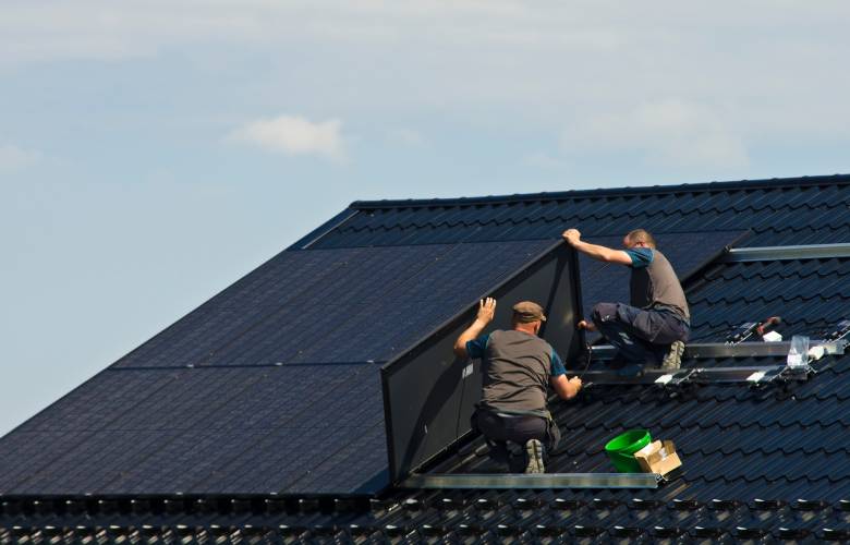 plaatsen van panelen op je dak